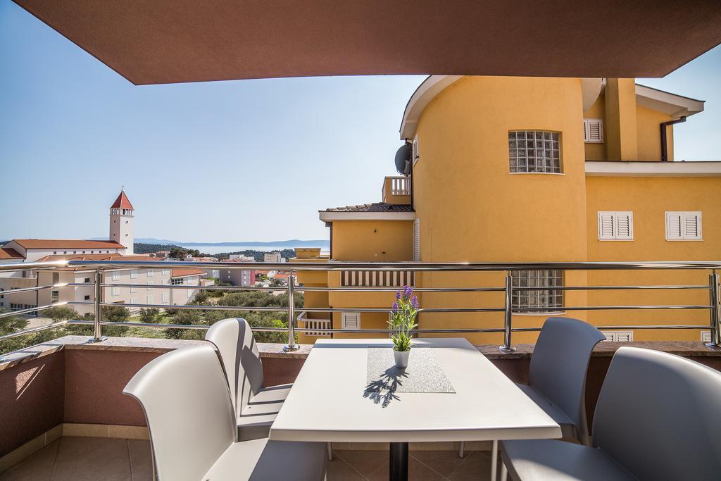 Green Olive Apartments Makarska Esterno foto